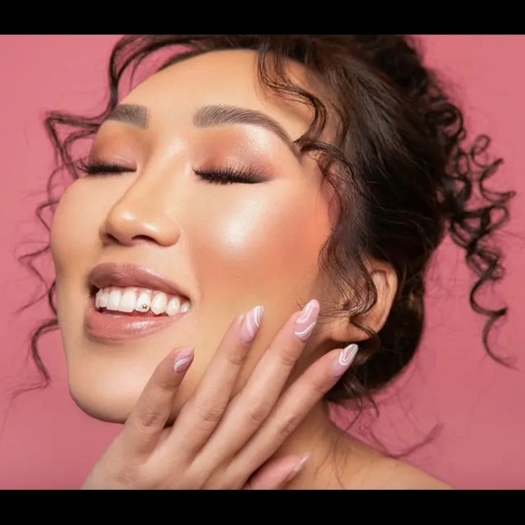 Dominique Cream Blush - Soft Pink. New unopened - Picture 5 of 9